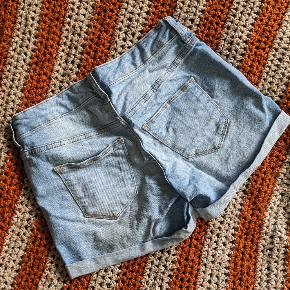 Target Shorts - Picture 2 of 3